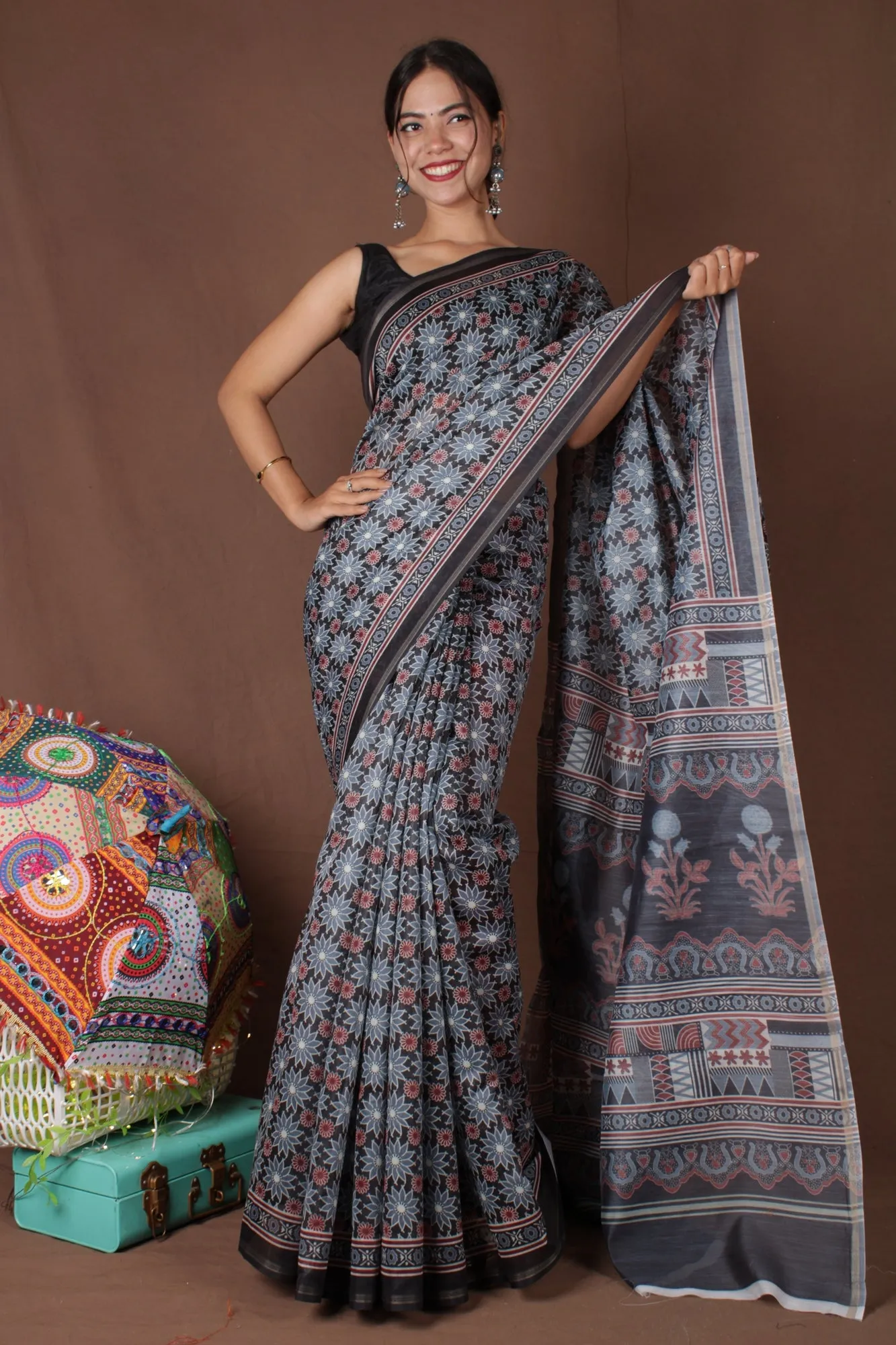 Exquisite Black & Grey Printed Beautiful Pallu Wrap in 1 Minute Drape Saree