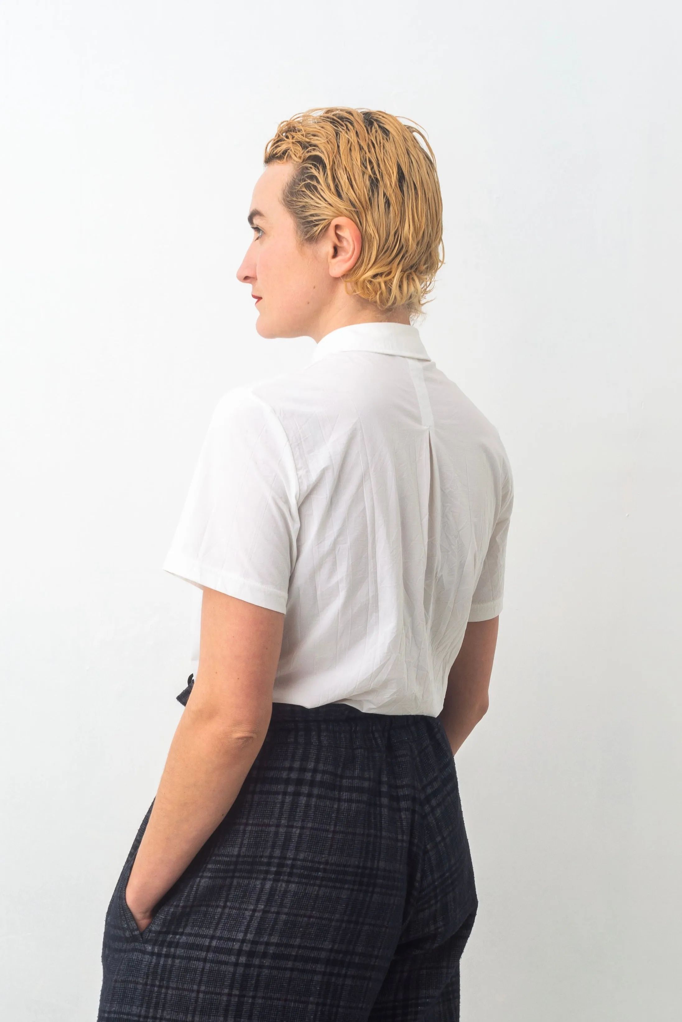 Y’s white stretchy shirt with round collar